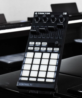 Native Instruments - TRAKTOR KONT F1